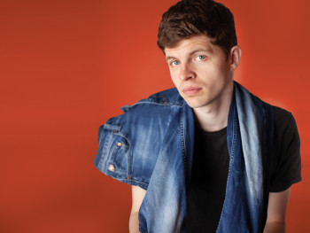 Droogkomisch Cabaret met Thjum — theater in Zaandam